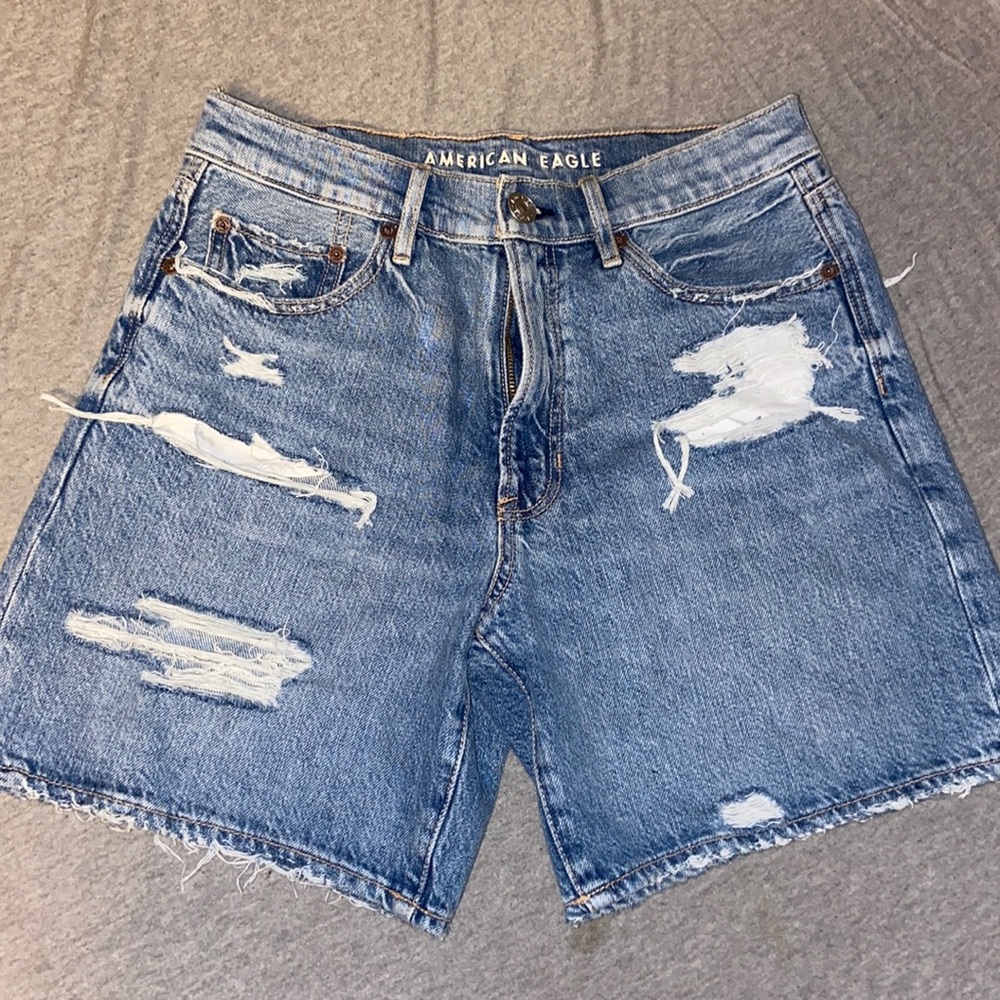 Woman’s American eagle outfitters thigh length ripped jean shorts
